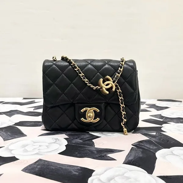 【小さめで可愛い♪】シャネル★ミニフラップバッグ AS5758