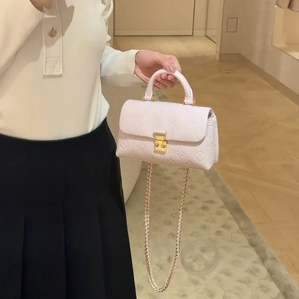 【ラベンダーの上品な可愛さ】ルイヴィトン★ナノ・マドレーヌ M29380