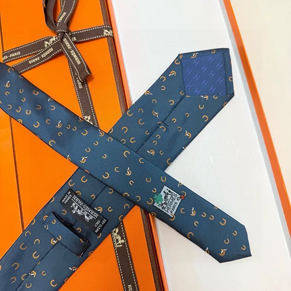 最新作 お洒落 エルメス ネクタイ N級品 上質 シルク100% Out of the box☆ H006365T