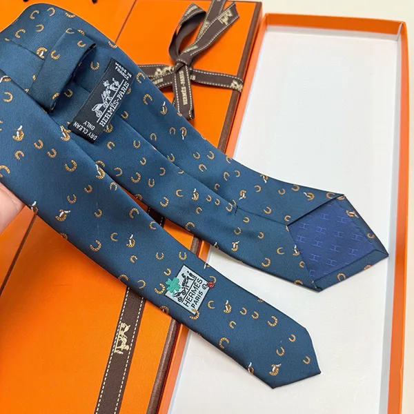 最新作 お洒落 エルメス ネクタイ N級品 上質 シルク100% Out of the box☆ H006365T