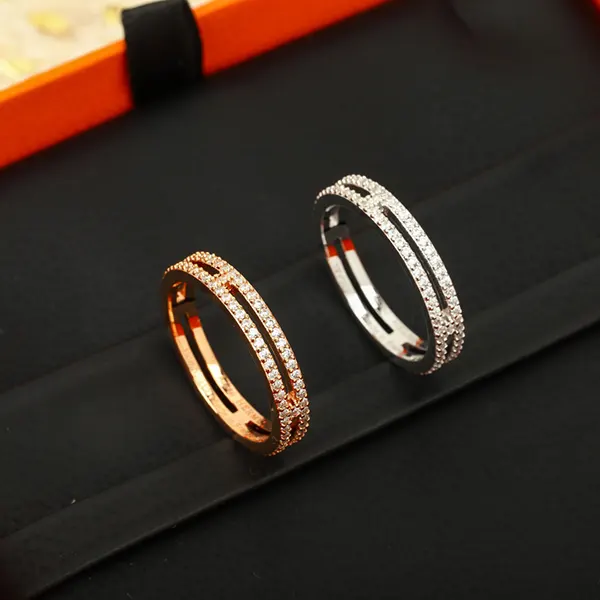 n級品 おすすめ エルメス《アリアンヌ》PM 激安 結婚指輪 erw84471