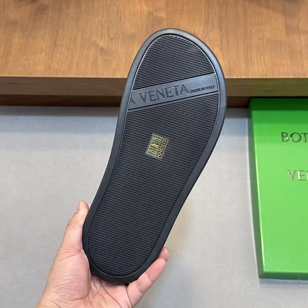ボッテガヴェネタ N級品 ラバー フリンストン サンダル bop74296
