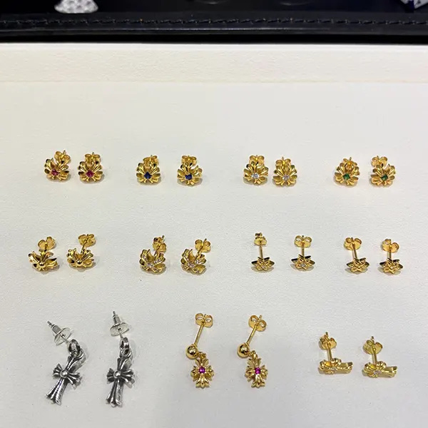 高品質 クロムハーツ タイニーE CHプラスドロップイヤリング Kum96864