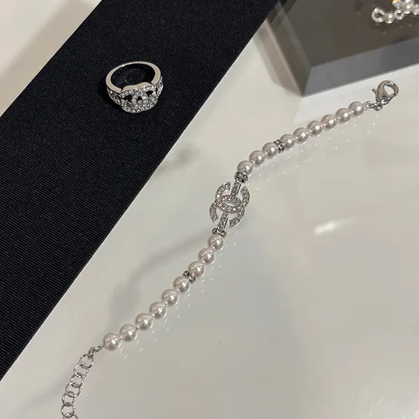 超人気☆ シャネル CCロゴ パール ブレスレット コピー shw01159