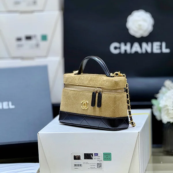 【バイカラーが可愛い】シャネル コピー スウェードヴァニティ ケース AP5186