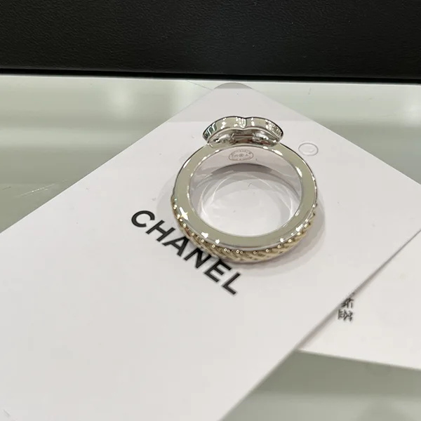 【25A シンプルながらアクセントに】シャネル リング スーパーコピー ABG128