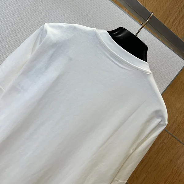★インナーでも映える★【モンクレール スーパーコピー】サファリワードローブTシャツ L10918C0