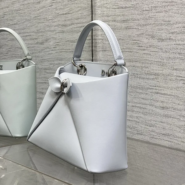 上品さ際立つ♪ディオール CIGALE シガール バッグ スーパーコピー スモール リボン M0737OHJU