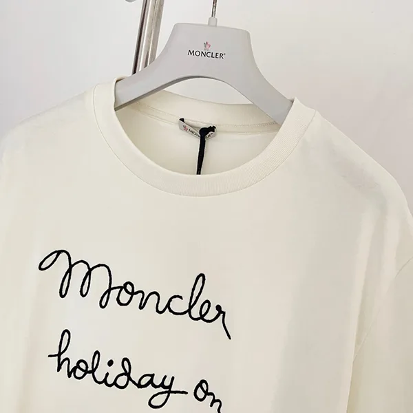【モンクレール】刺しゅうTシャツ L10918C0005389B8U