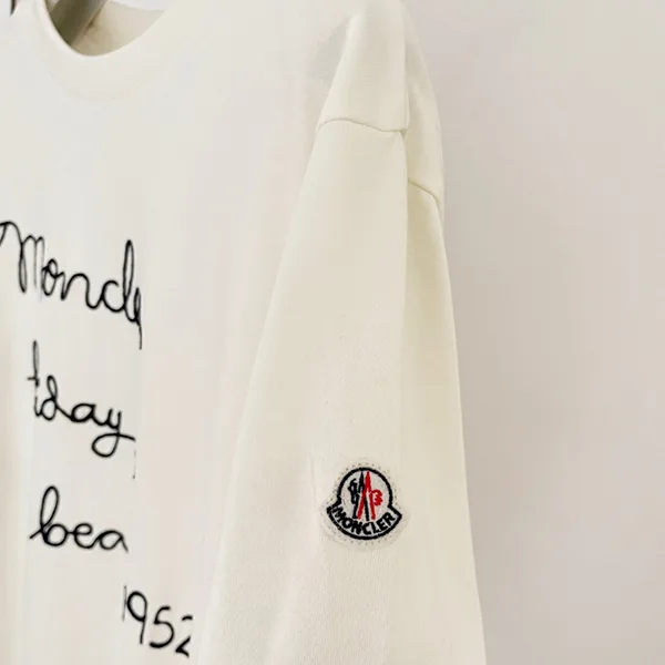 【モンクレール】刺しゅうTシャツ L10918C0005389B8U
