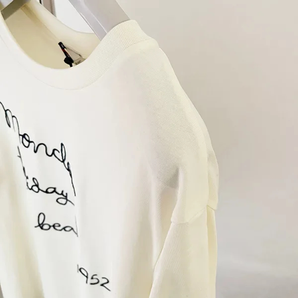 【モンクレール】刺しゅうTシャツ L10918C0005389B8U