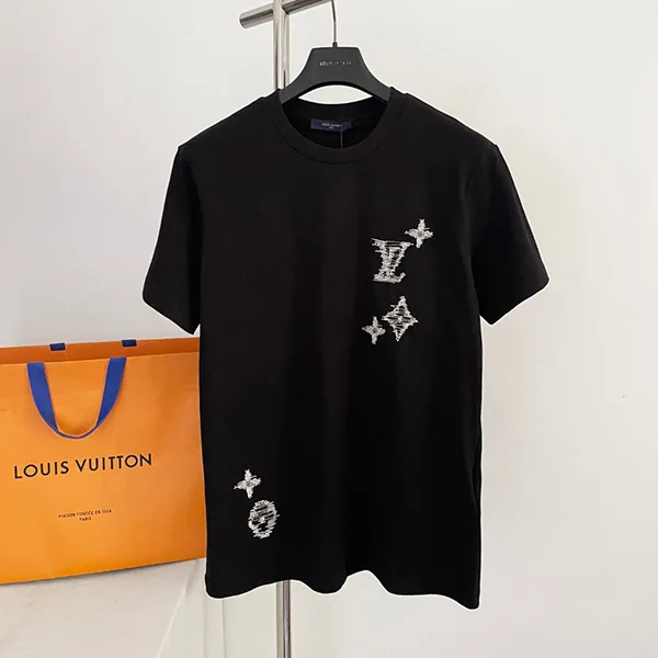 上品LVロゴ☆【ルイヴィトン】シグネチャーTシャツ 偽物 1AK7G5