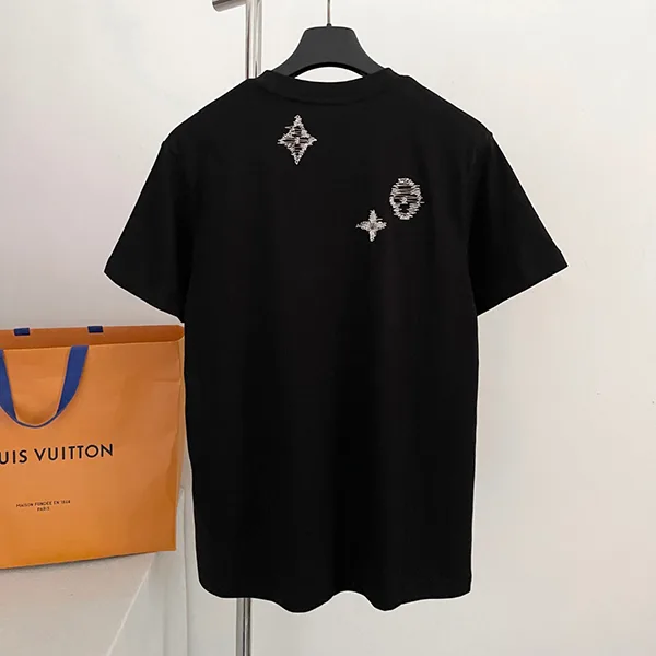 上品LVロゴ☆【ルイヴィトン】シグネチャーTシャツ 偽物 1AK7G5