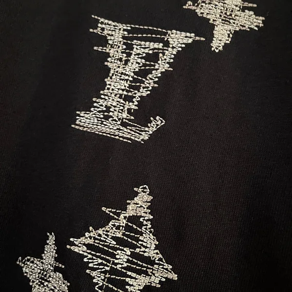 上品LVロゴ☆【ルイヴィトン】シグネチャーTシャツ 偽物 1AK7G5