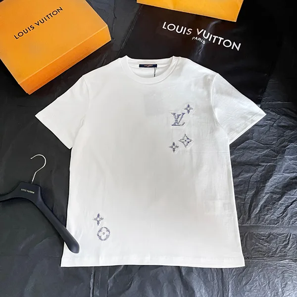 上品LVロゴ☆【ルイヴィトン】シグネチャーTシャツ 偽物 1AK7G5