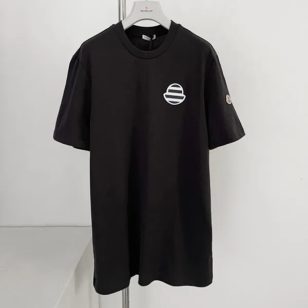 【モンクレール】ロゴ パッチ クルーネック T シャツ 8C0007189B8U