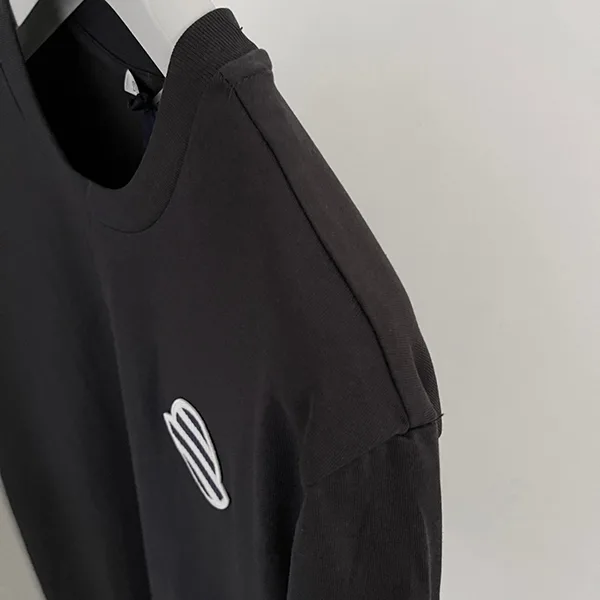 【モンクレール】ロゴ パッチ クルーネック T シャツ 8C0007189B8U