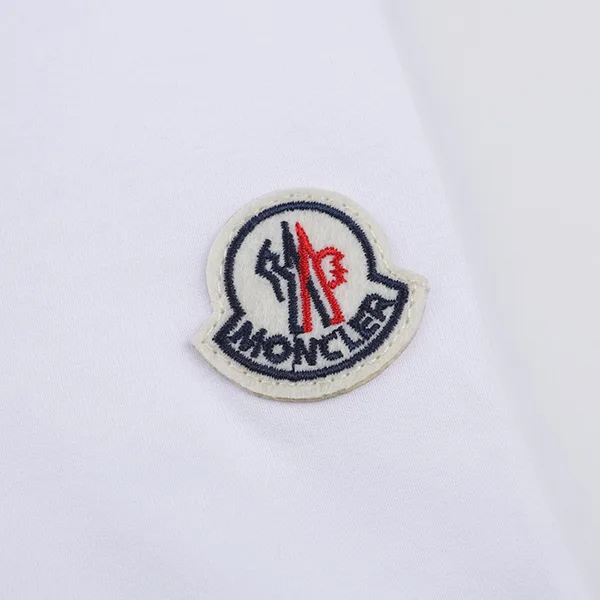 モンクレール ラミネートプリント入り 半袖Tシャツ J10918C0004089AJS99