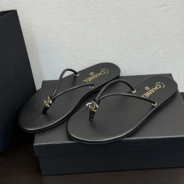 【人気♡】シャネル レザートングサンダル G47243X0100094305
