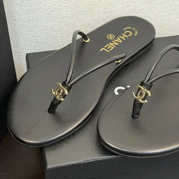 【人気♡】シャネル レザートングサンダル G47243X0100094305