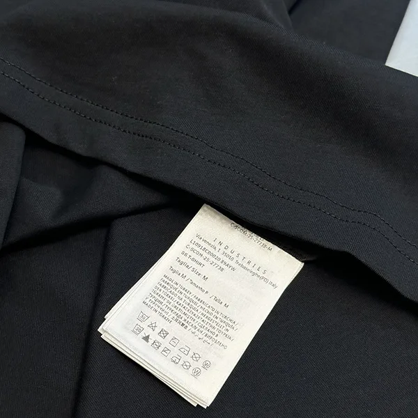 一目惚れ♪【モンクレール】ロゴパッチ クルーネック Tシャツ 偽物 moj66448