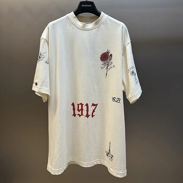 注目★バレンシアガ メンズ オーバーサイズ Tattoo Tシャツ クリーム bab00822