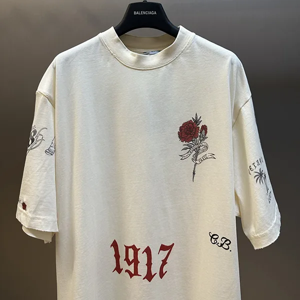 注目★バレンシアガ メンズ オーバーサイズ Tattoo Tシャツ クリーム bab00822