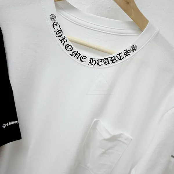 クロムハーツ ネックロゴ ショートスリーブ ティー ポケット Tシャツ クルー Kul44671