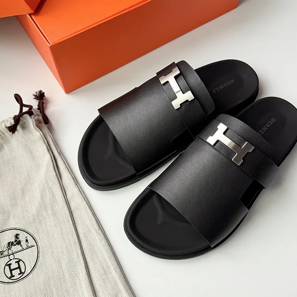 シンプル×モードな佇まい【エルメス】ジョーレス メンズサンダル erz06466