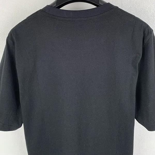 n級品 おすすめ クロムハーツ ラグジュアリー感満載なネックロゴTシャツ Kuk64548