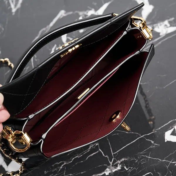 最新でオシャレ シャネル トップハンドルバッグ shh95592