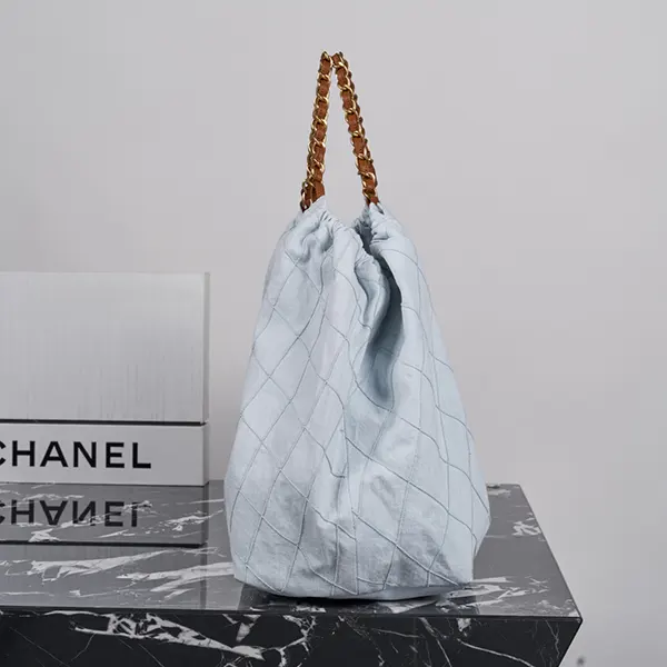 すぐ届く シャネル ココビーチ 26M スモールショッピングバッグ sha69735