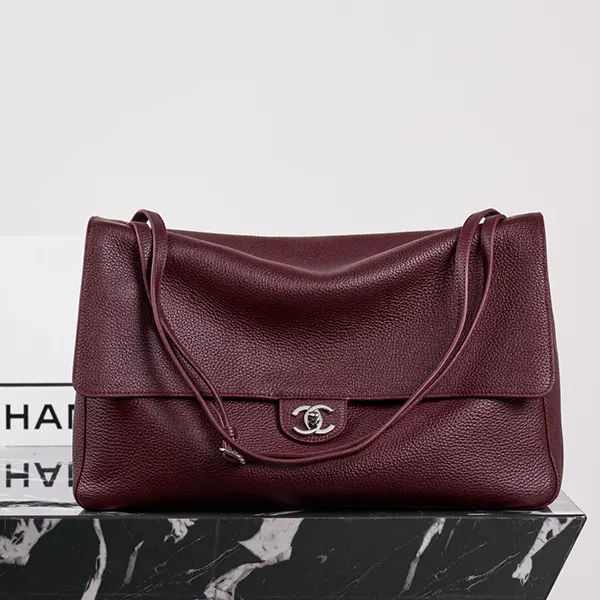 シャネル マキシ フラップバッグ グレインドカーフ she92350