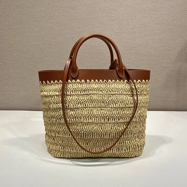 プラダ スモール クロシェxレザー トートバッグ スーパーコピー 2M2Q