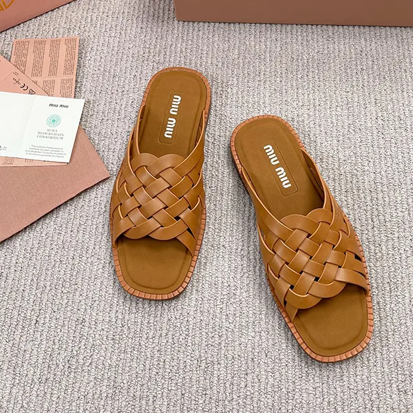 ミュウミュウ Leather slides サンダル・ミュール スーパーコピー 5XX678