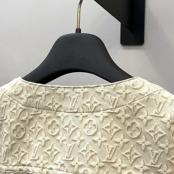 上品☆【ルイヴィトン】モノグラム3Dデニムジャケット スーパーコピー 1AJGPD