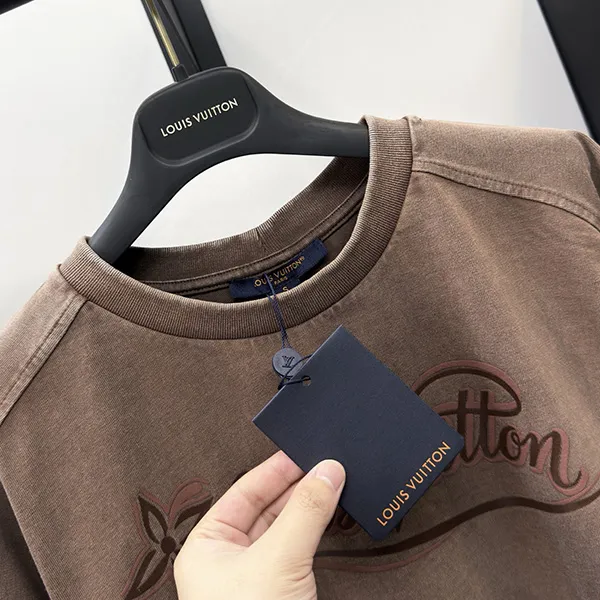 入荷少 ルイヴィトン LV シグネチャープリント オーバーダイ Tシャツ スーパーコピー 1AK1JB