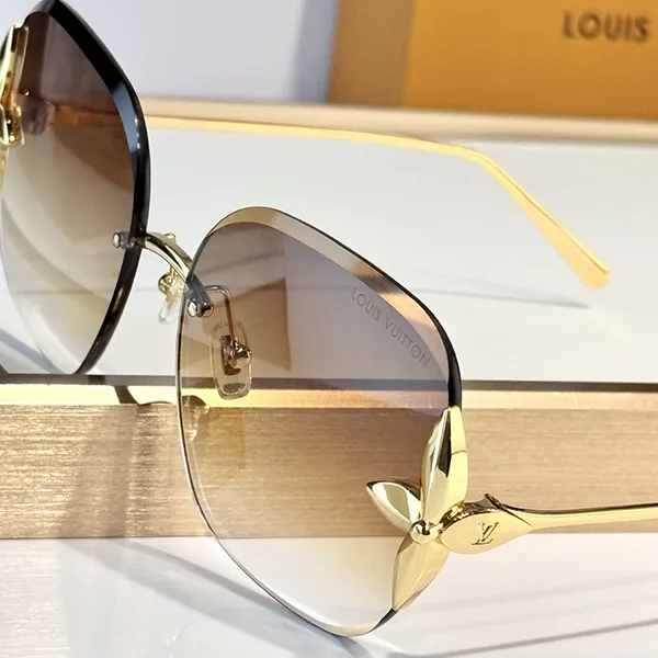 ルイヴィトン LV フラワーエッジ スクエアサングラス コピー