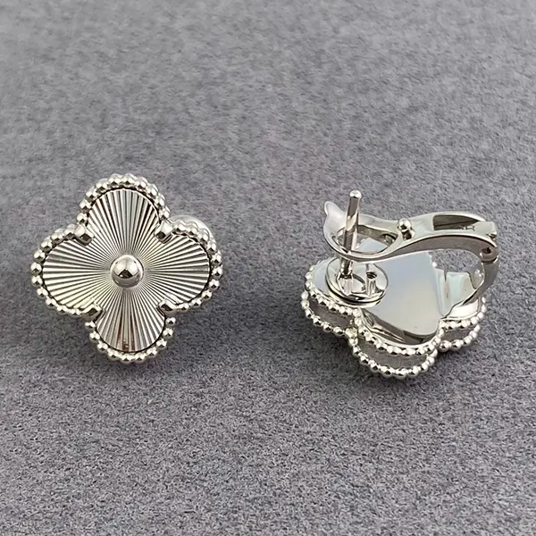 ヴァンクリーフアーペル ヴィンテージ アルハンブラ VCARP9XF00 ホワイトゴールド イヤリング
