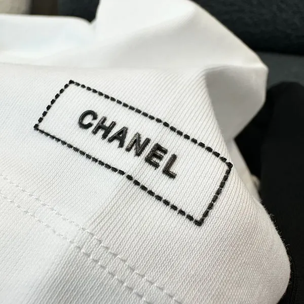 シャネル 刺繍ロゴ Tシャツ スーパーコピー