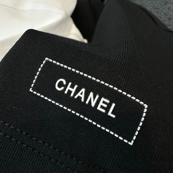 シャネル 刺繍ロゴ Tシャツ スーパーコピー