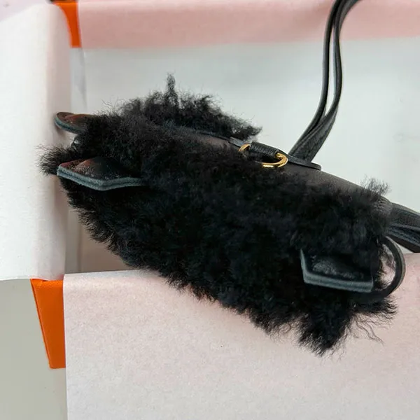 エルメス ロベオ ロック PM チャーム スーパーコピー H087387