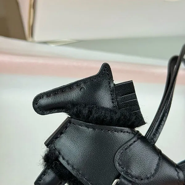 エルメス ロベオ ロック PM チャーム スーパーコピー H087387