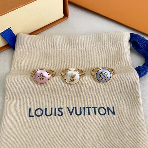 重ね付けでも ルイヴィトン リング・LV パーリー コンフェッティ 偽物 M1949M
