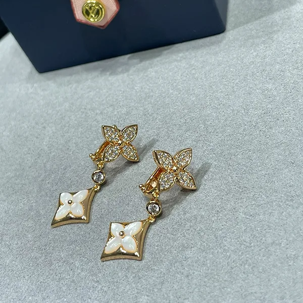 ヴィトン ピアス コピー ドゥーブル スター ブロッサム Q06489