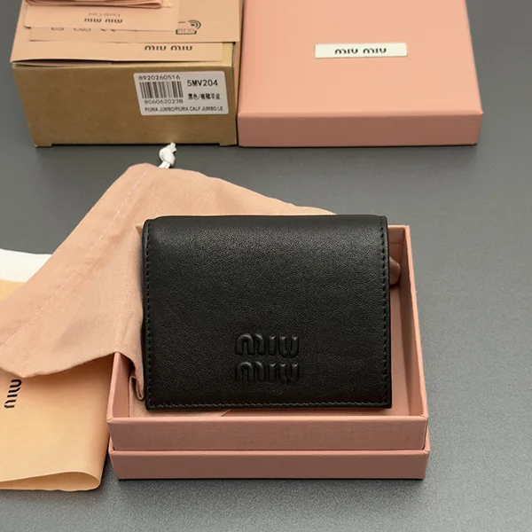ミュウミュウ ナッパレザー 折りたたみ財布