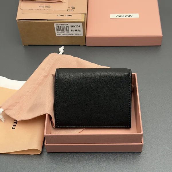 ミュウミュウ ナッパレザー 折りたたみ財布