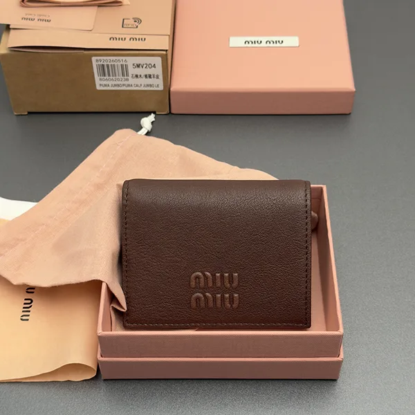 ミュウミュウ ナッパレザー 折りたたみ財布