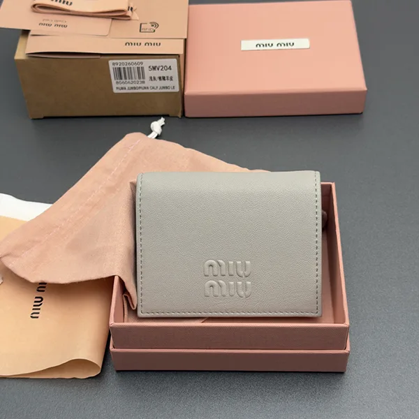 ミュウミュウ ナッパレザー 折りたたみ財布