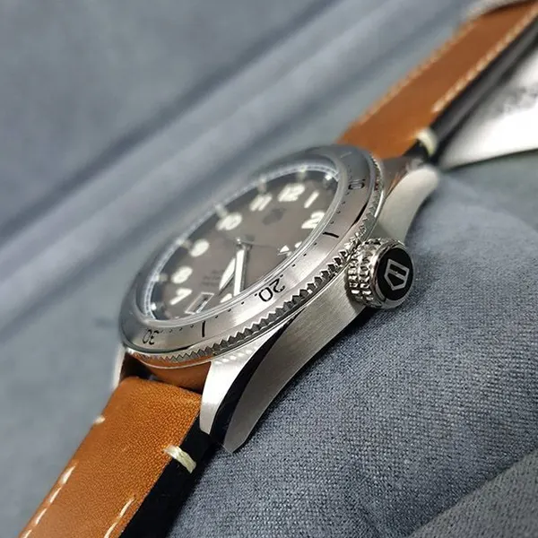 タグホイヤー オータヴィア コピー自動巻ウォッチ 直径 42 mm WBE5111.FC8267
